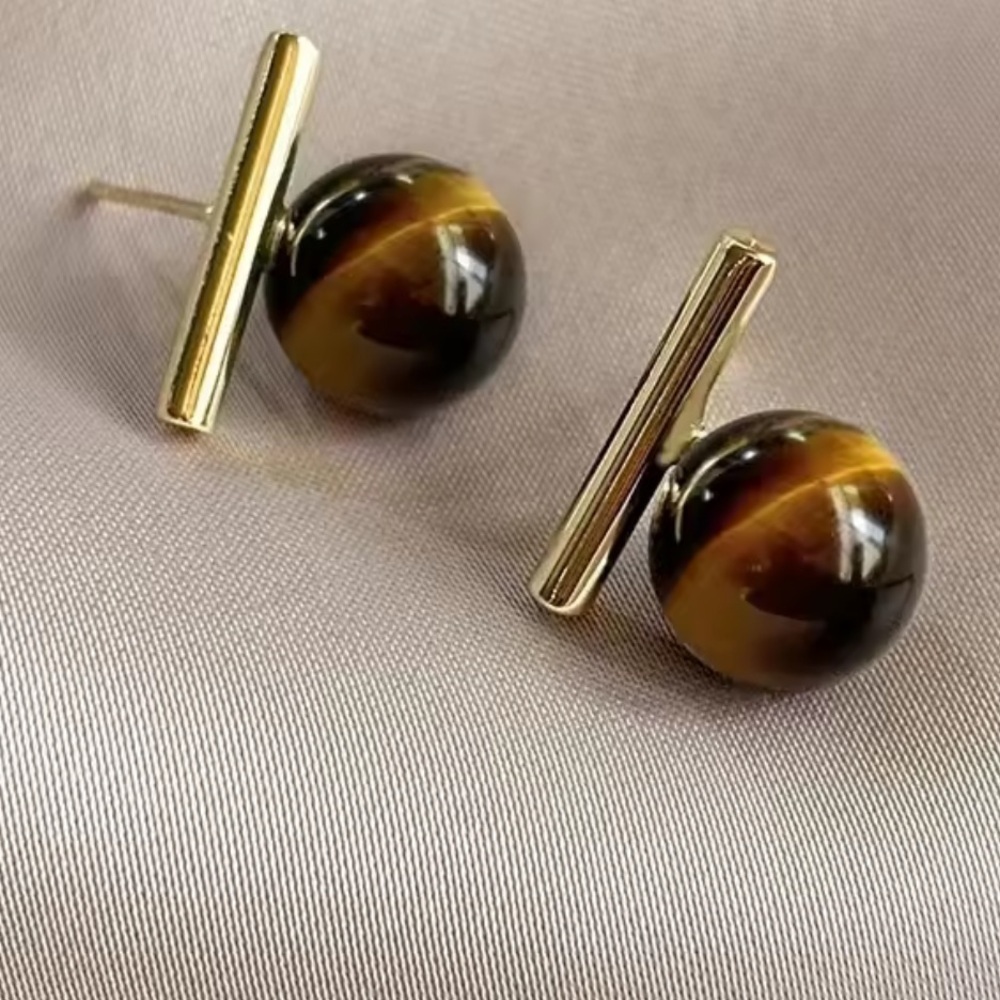 Vintage Tiger’s Eye Stud Earrings — Classic Gold Tone - Picture 3 of 10